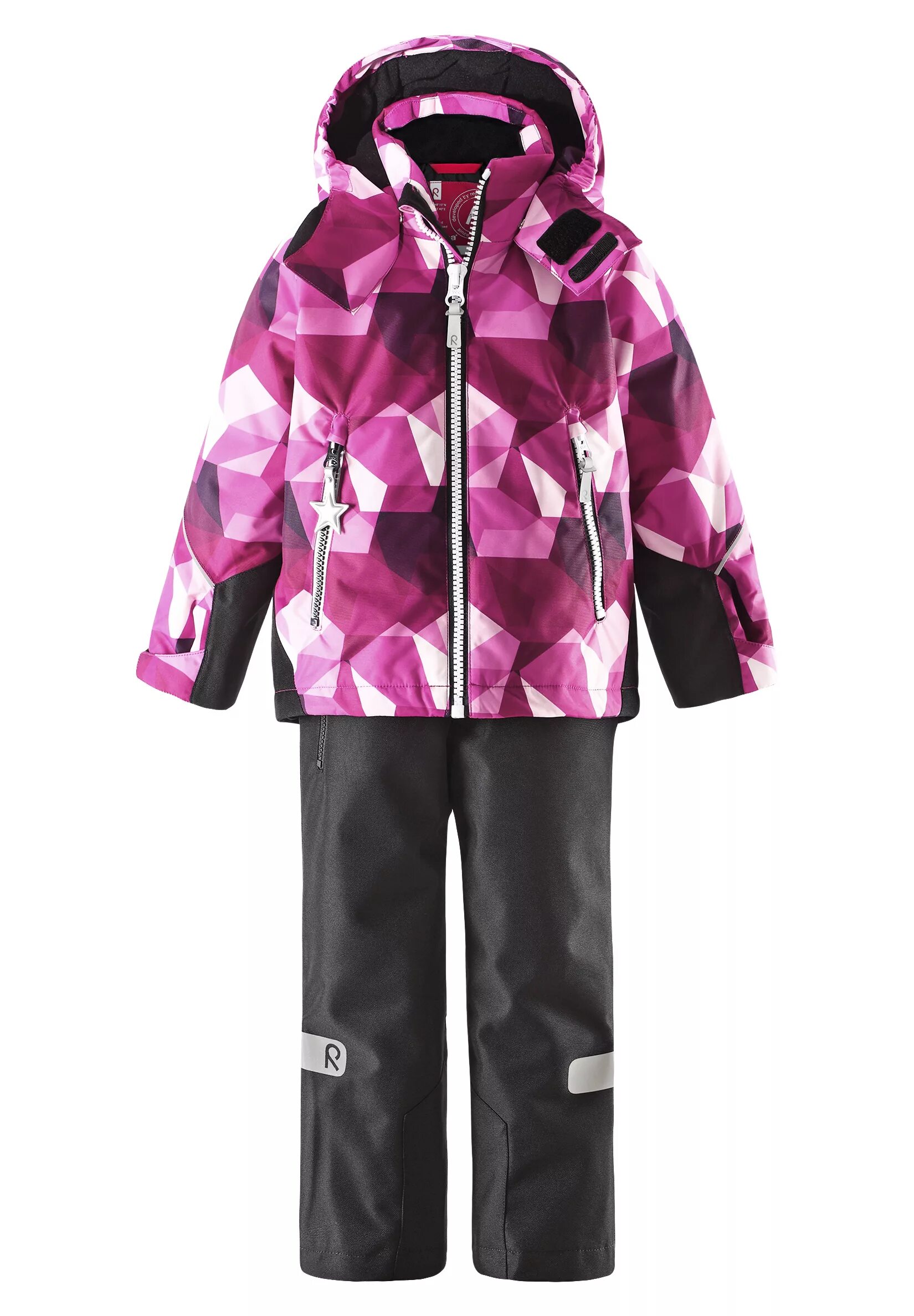 детский куртка брюки. детский куртка брюки. детский куртка брюки. мальчик в зимней одежде. 523099r-4835 pito комплект прогулочный reima.