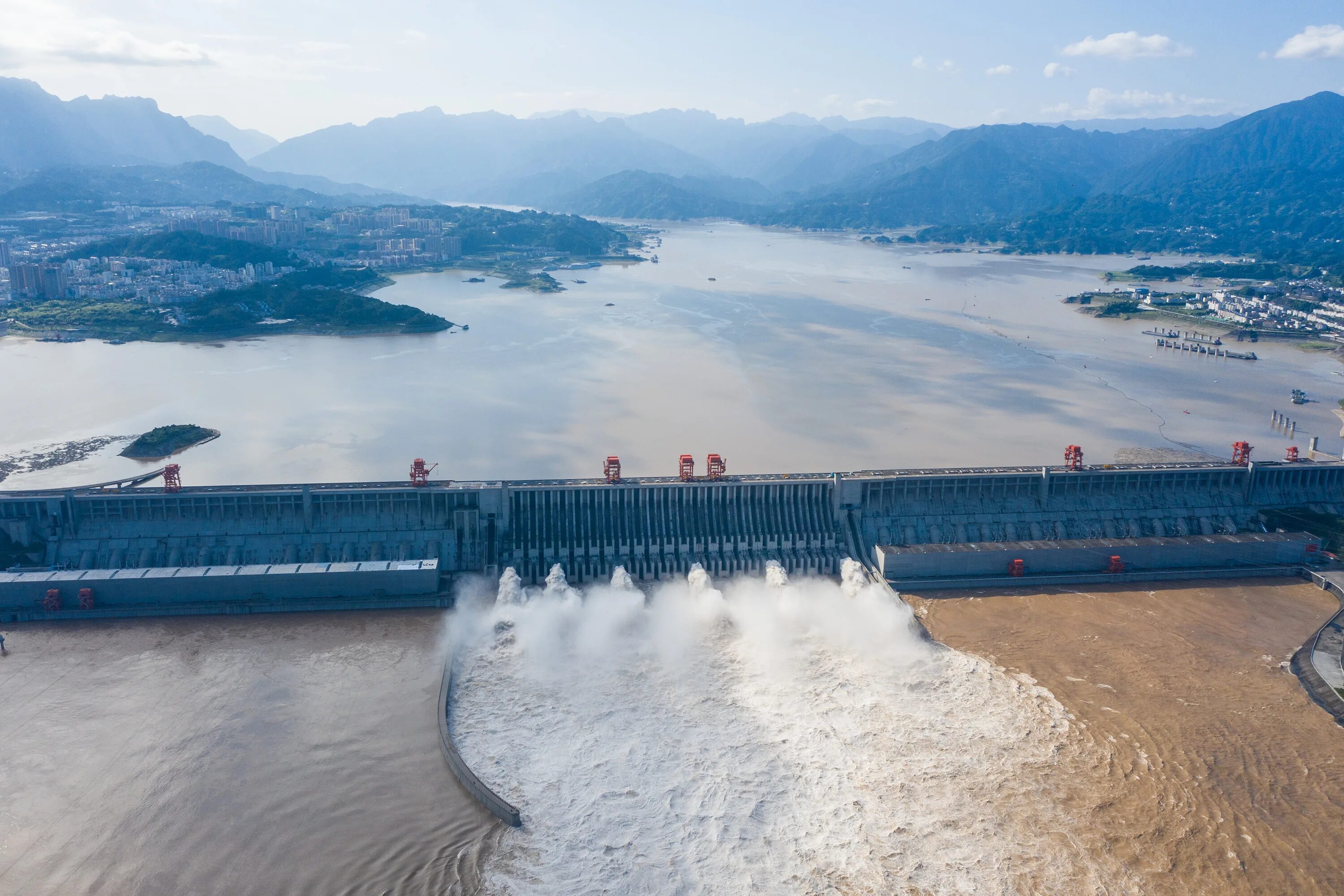 В какой стране крупнейшая гэс. ГЭС «три ущелья» («Санься»). Плотина три ущелья. Три ущелья ГЭС Янцзы. Санься ГЭС Китай.