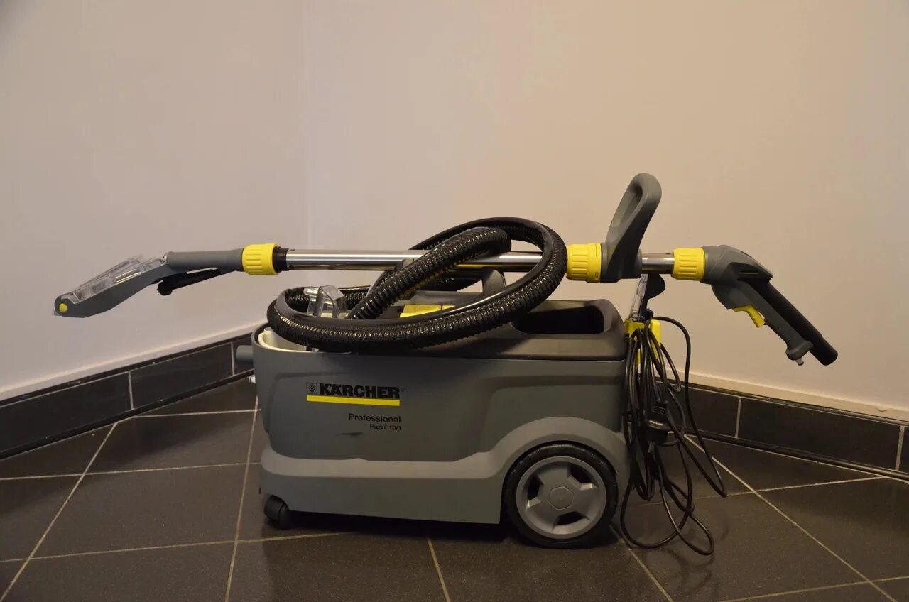 Керхер пузи 10 1. Пылесос для химчистки Karcher Puzzi 10/1. Моющий пылесос Керхер Puzzi 10/1. Моющий пылесос Керхер Пуззи 10/1. Химчистка Керхер пузи 10/1.