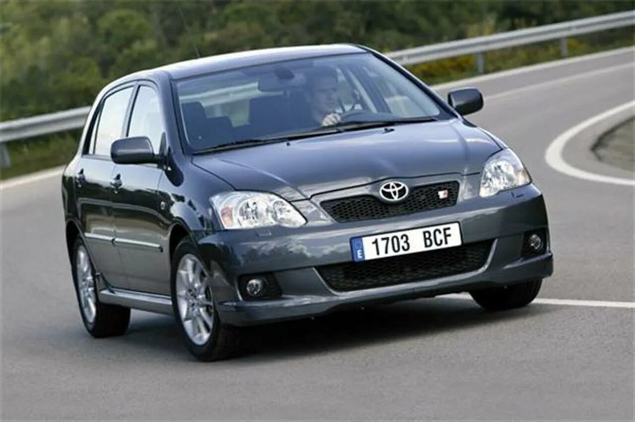 Тойота е120 хэтчбек. Тойота Королла е120 хэтчбек. Toyota Corolla (2004-2006) хэтчбек. Toyota Corolla e12 2004. Toyota Corolla 2004.