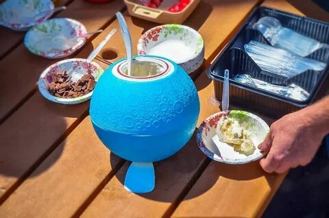 Для изготовления мороженого взяли 12