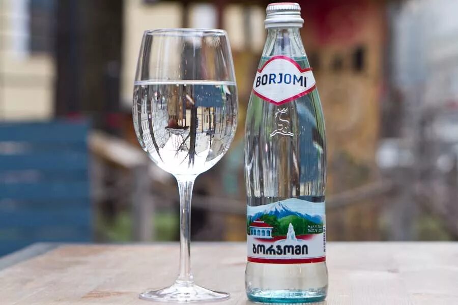 ). Вода газ минеральная borjomi 0,5л с/б /12. Боржоми (минеральная вода). Сообщение про боржоми. Боржоми слово.