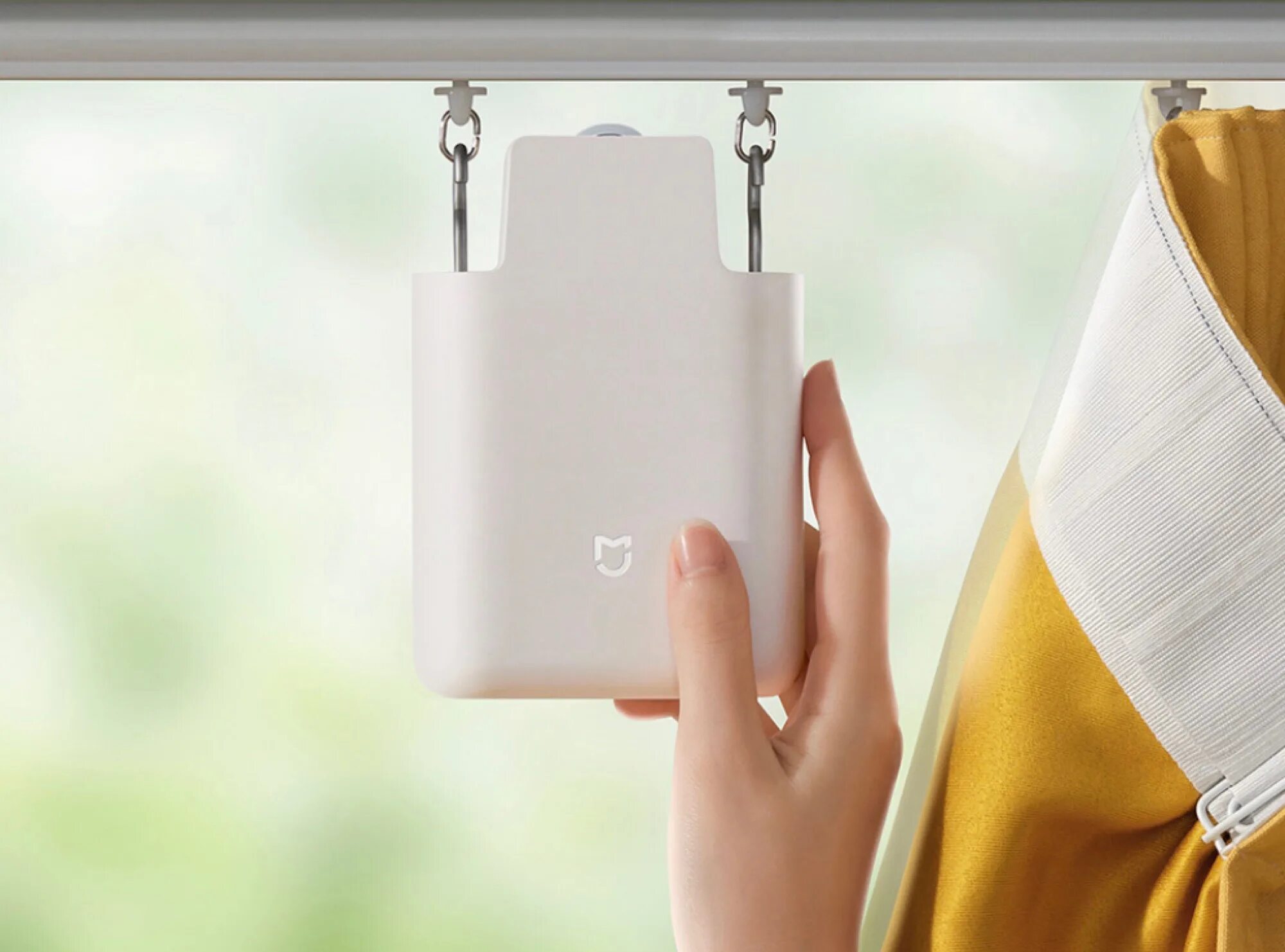 Xiaomi mijia pet. Xiaomi Mijia Curtain. Xiaomi Smart Curtain. Открыватель штор Xiaomi. Умные шторы Xiaomi.