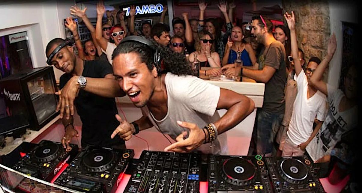 Dj is good. Dj good. Диджей алекс. Avicii 2014. Dj is good.