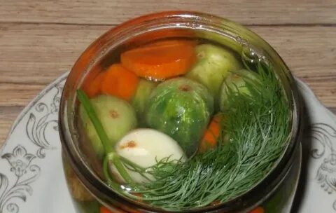 Рецепт маринованных огурцов с луком морковью