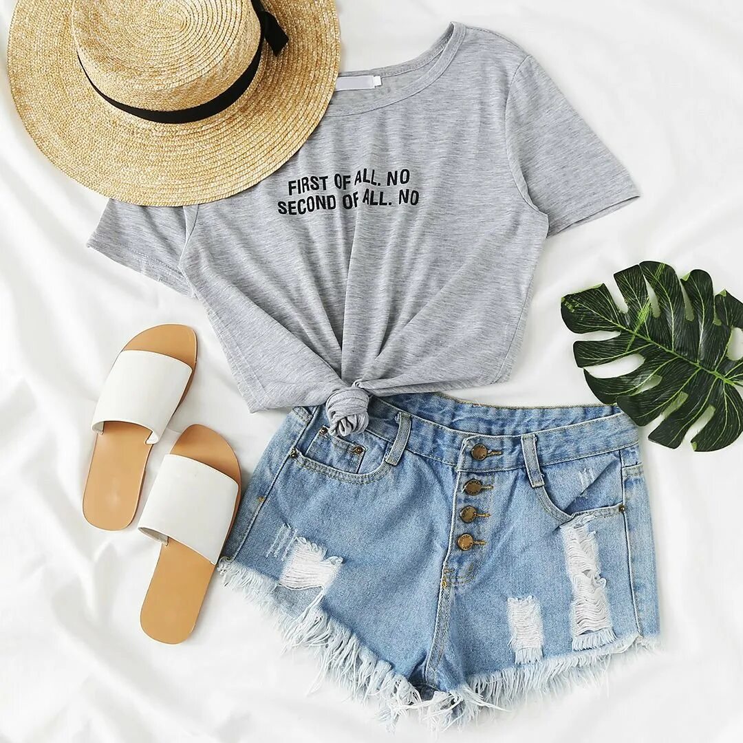 Шмотки модные. Раскладка одежды. Раскладка одежды. Мужская одежда эстетика кэжуал. Предметная фотосъемка одежды.