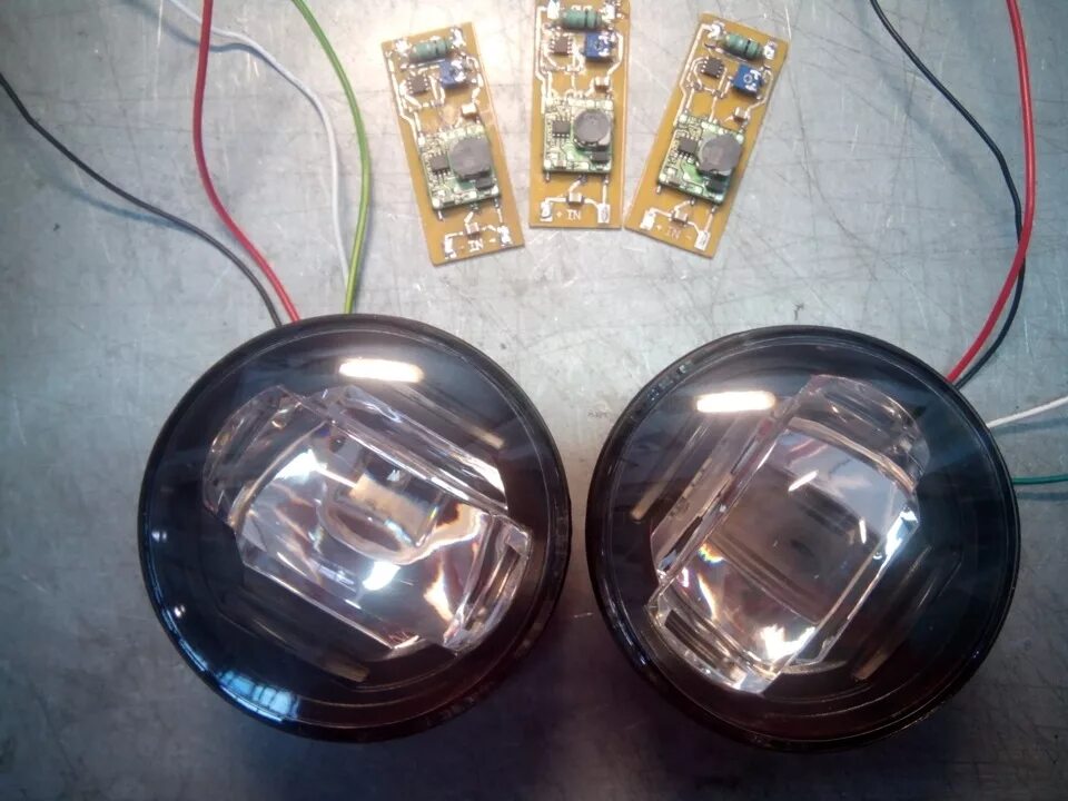 Самодельные фары. Led фары на ВАЗ 2106. Фара противотуманная диод g0101. Led фары УАЗ разбор. Светодиодные линзы ПТФ н11.