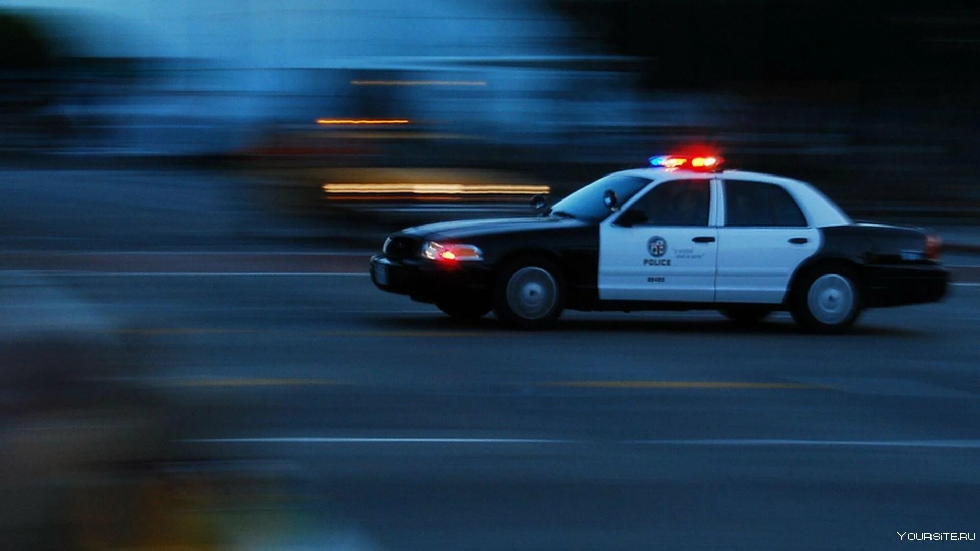 Ford Crown Victoria Police мигалки. Полицейская машина, LAPD. Еду в полицейской машине