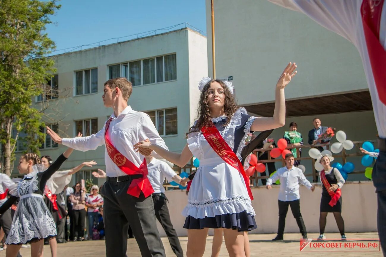 керчь школа 2 2000г. школа номер 2 керчь. адреса школ керчи. школа 2 керчь. 14 школа керчь учителя.