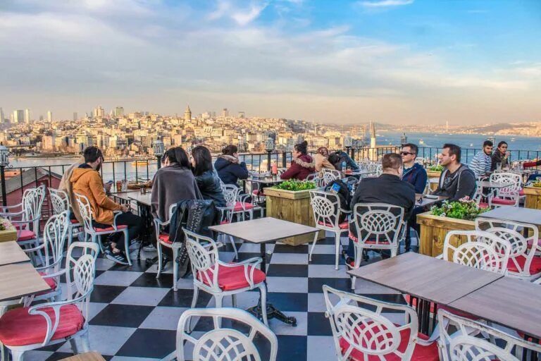 Недорогие кафе в стамбуле. Myterrace cafe restaurant стамбул. turk art terrace restaurant стамбул. балат ресторан стамбул. антик кафе стамбул.