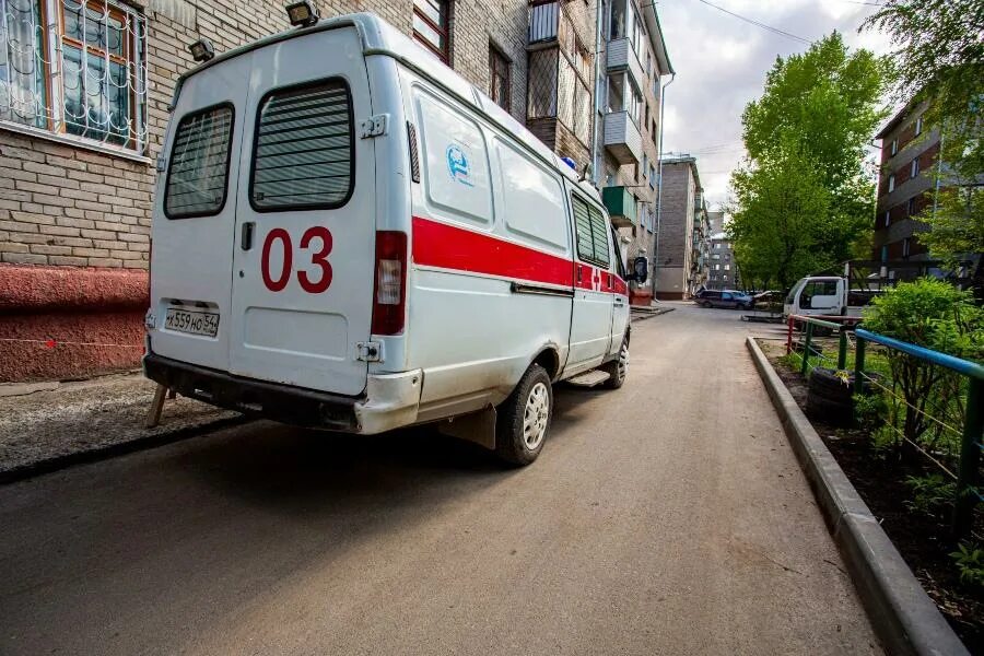 Новосибирская станция скорой помощи. Скорая краснообск. Больница скорая плохо новосибирск. Вызов скорая омск. Скорая краснообск.
