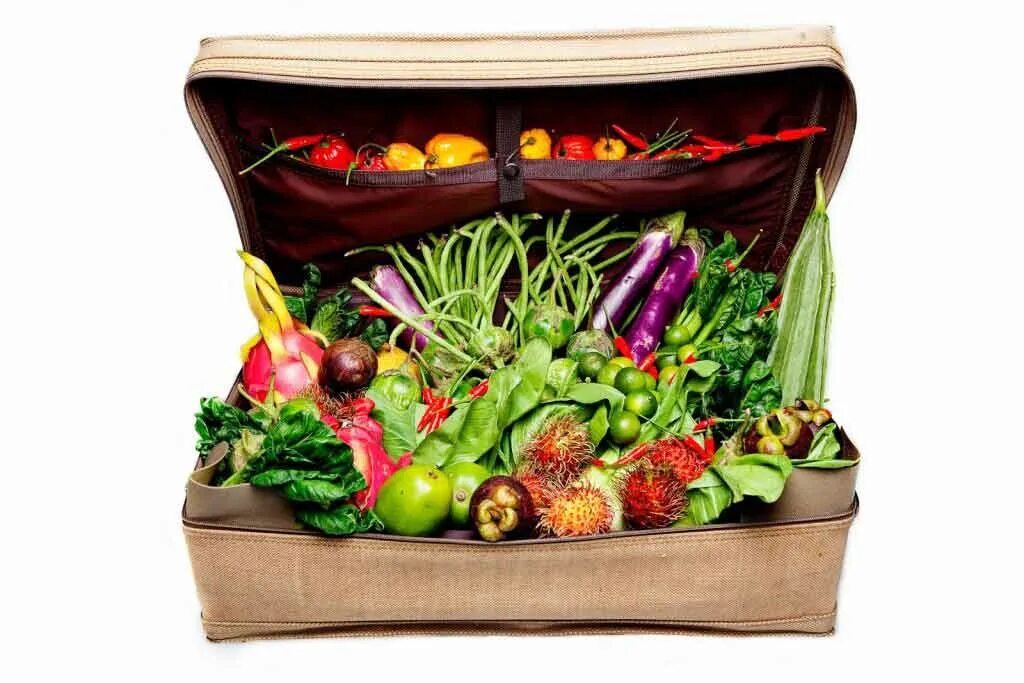 Овощи. Овощи и фрукты. Сундук для овощей. Овощи в ящике. Можно провозить фрукты в самолете