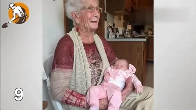 Суррогатная мама. Бабушка родила собственную внучку. Бабушка из днепропетровска. Бабушка в профиль. Внуки реальное фото.
