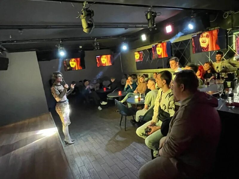 Карамель на палочке уникорн свит бар 145г. Карамель конфитрейд спираль мини. Конфитрейд карамель на палочке леди баг 29г. Карамель sweet bar 12гр. Бар леденец.