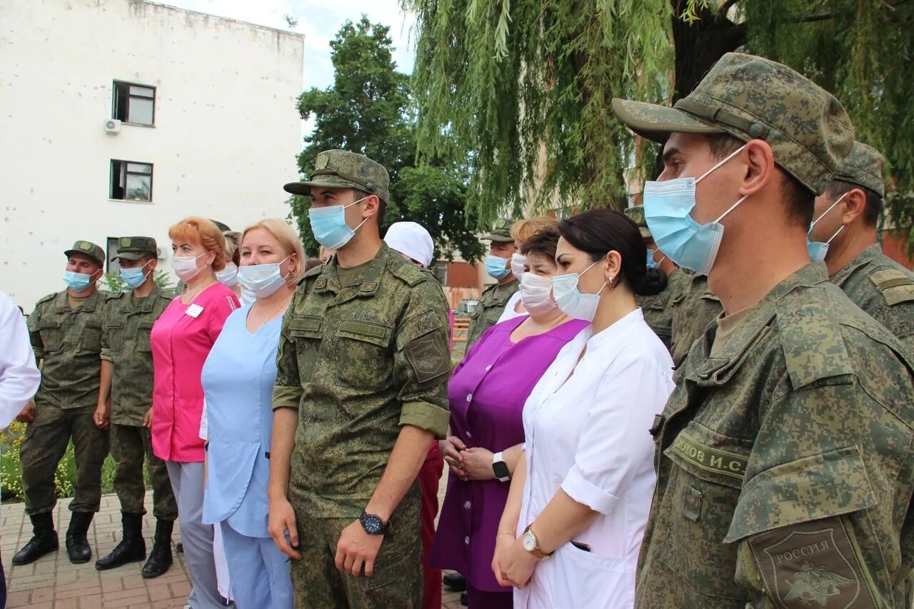 Новости керчи фм сегодня керчь свежие последние. ЧС В Керчи. Сотрудники поликлиники 3 Керчь. Новости Керчи. Керчь больница.