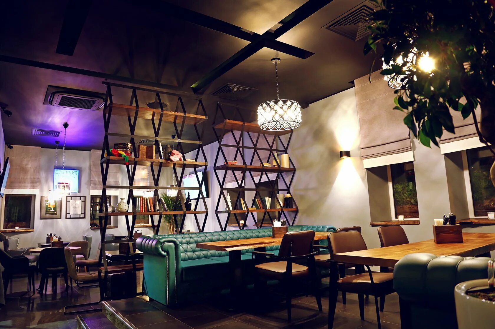 Kwak покровка. Квак на покровке. Паб kwak на китай городе. Kwak покровка. Pauwel kwak паб.