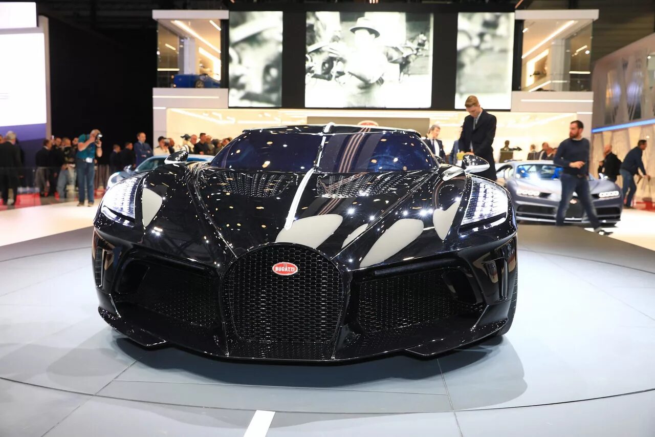 Bugatti Veyron 2022. Самая дорогая Бугатти Бугатти в мире. Бугатти 2020 Нойре. Бугатти за миллиард 2019. Новая bugatti