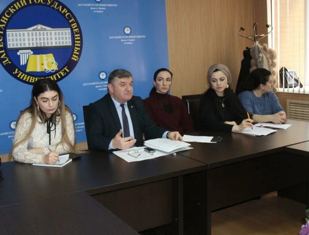 Ханапиев магомед дагэнерго. Электросеть хасавюрт. Электросеть хасавюрт. Таймтейбл приложение. Городская администрация хасавюрте.