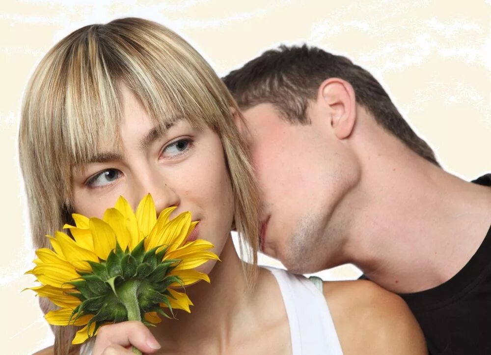 Запах влечение. Мужчина и женщина страсть. Любовь между мужчиной и женщиной. Запах влечение. Красивый поцелуй.