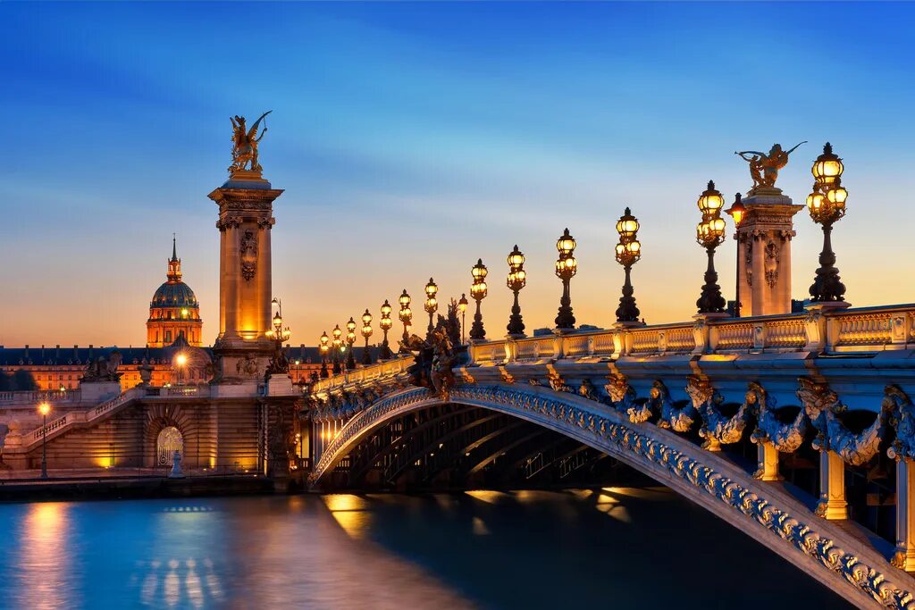 Известное через. Александровский мост в Париже. Мост Александра III. Мост Александра второго в Париже. Мост во Франции Александр 3.