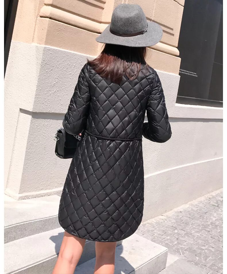 Стеганное женское пальто красного цвета. Стеганое пальто зима 2023. Стеганое пальто зима 2023. Пальто стеганное осень 2023. Стеганое пальто стритстайл 2022.