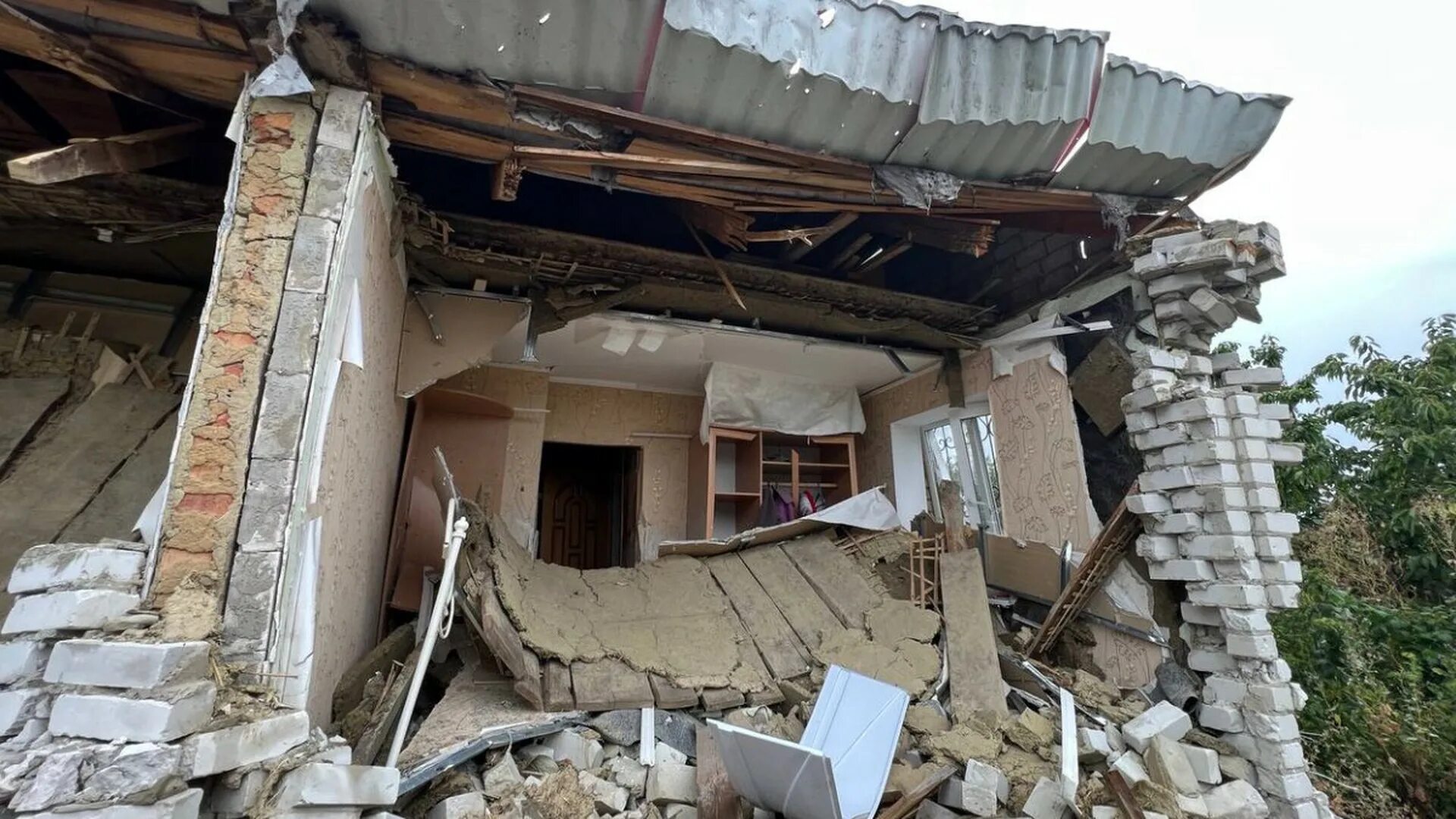 Что произошло белгороде сегодня со стороны украины. Взрыв дома. Дом взорвался.