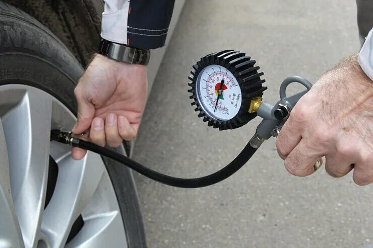 Check your tire pressures regularly - Continental AG