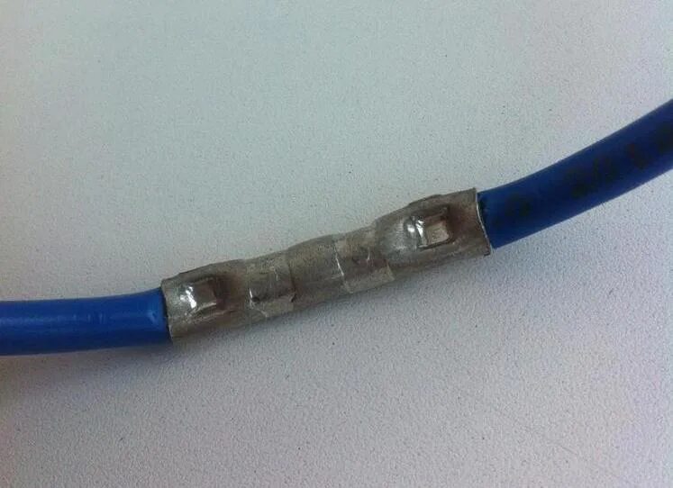 Соединение алюминиевых кабелей. Гильзы для наращивания опрессовки медных проводов кг50. Опрессовка скруток гильзами. Соединитель провода 10мм2. Соединение провода 10 мм2.