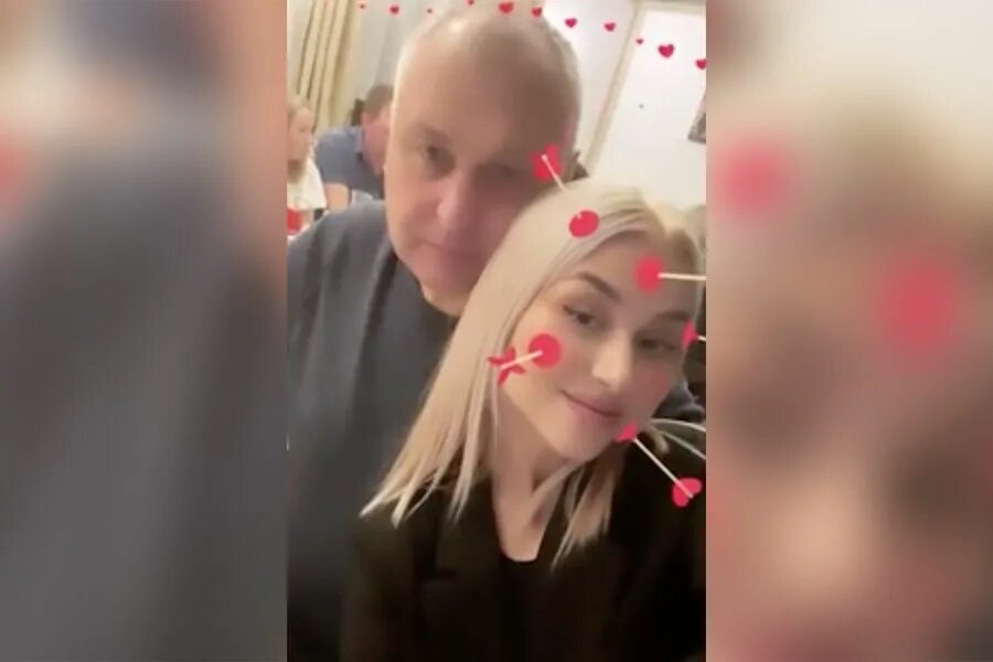 Отец стрелявшего. В москве милиционер выстрелил в дочь. полицейский выстрелил в голову дочери в подмосковье. отец выстрелил в дочь сергиев посад. посад выстрелил дочери.