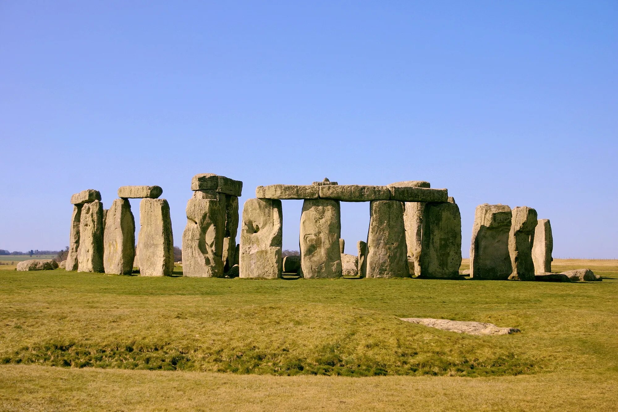 The famous stonehenge. Стоунхендж. Графство Уилтшир Стоунхендж. Стоунхендж Великобритания. Донской Стоунхендж.