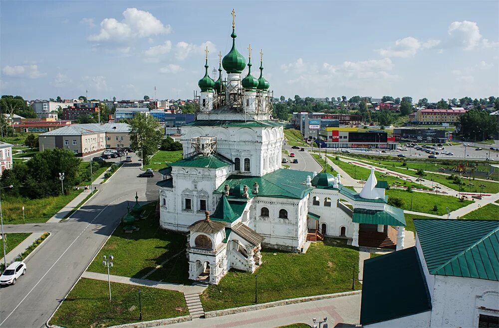 Соликамск большой город. Город Соликамск Пермский край. Свято Троицкий храм Соликамск.