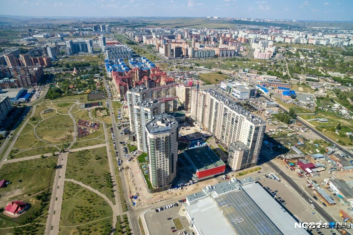 Красноярск улица весны 1(взлетка плаза). Плаза красноярск торговый центр. Красноярск ул. Весны 22 красноярск. Батурина 38а красноярск.