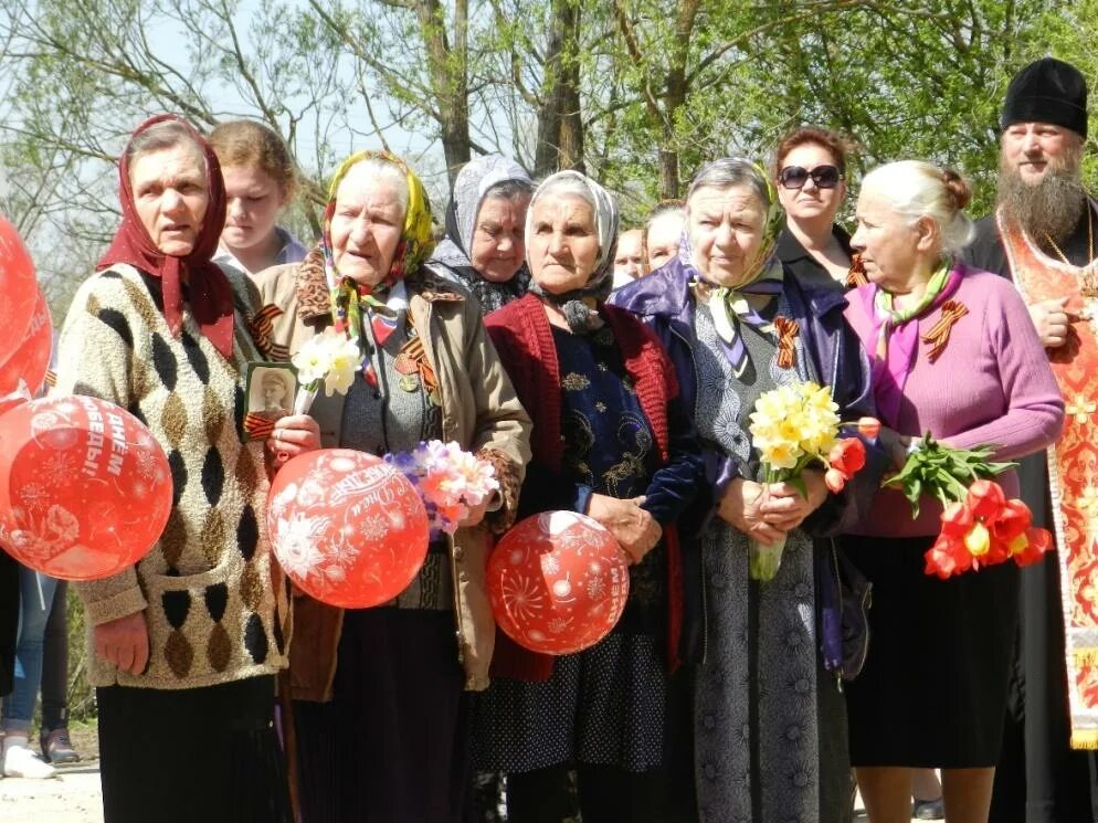 Шайский завод братская могила у школы. Погода шанский калужская область. Село шанский завод калужская область. Шанский завод 1942. Село шанский завод.
