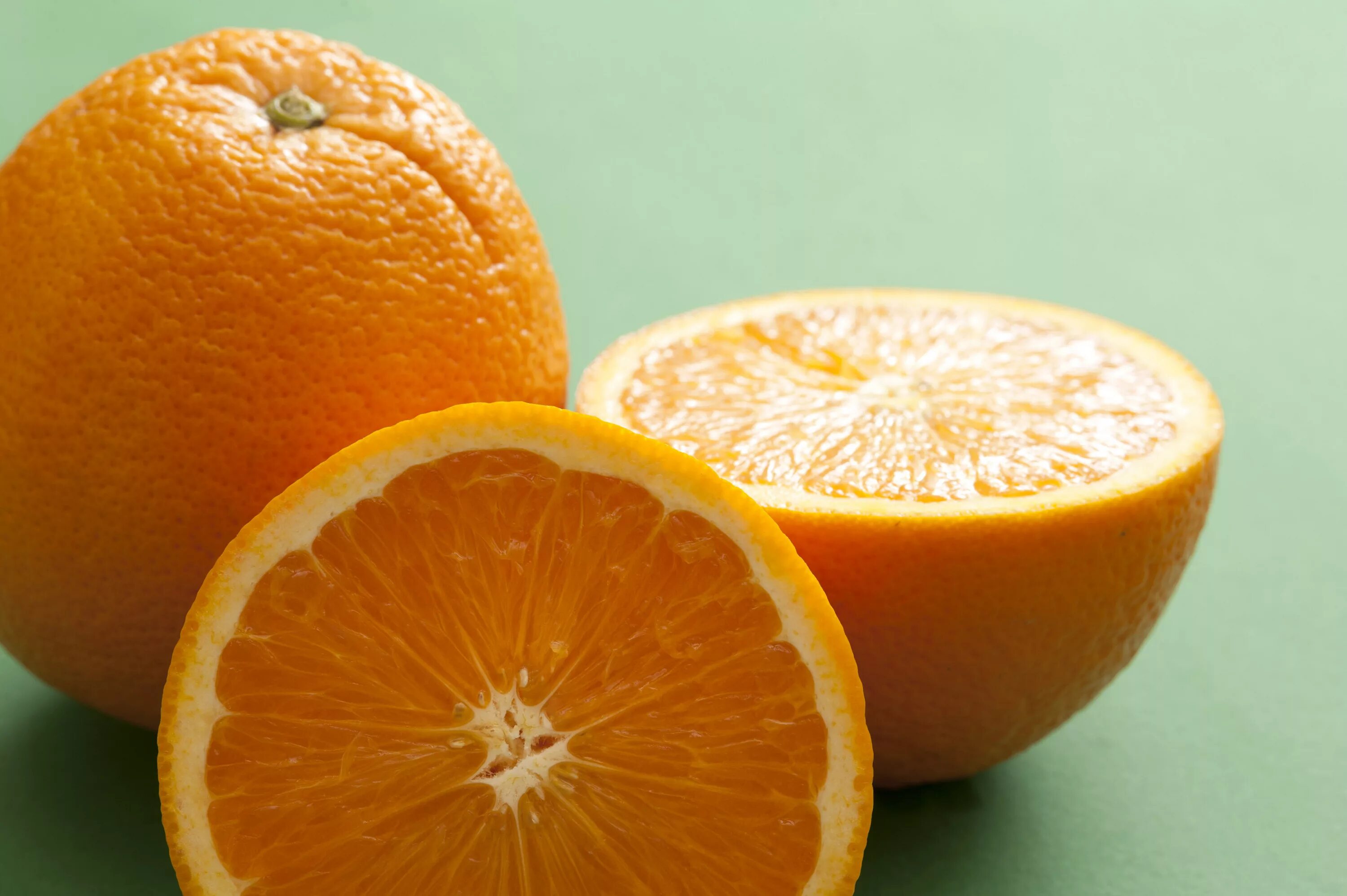Two oranges. Apelsin 1:1. Апельсин (плод). Оранжевый апельсин. Срез апельсина.