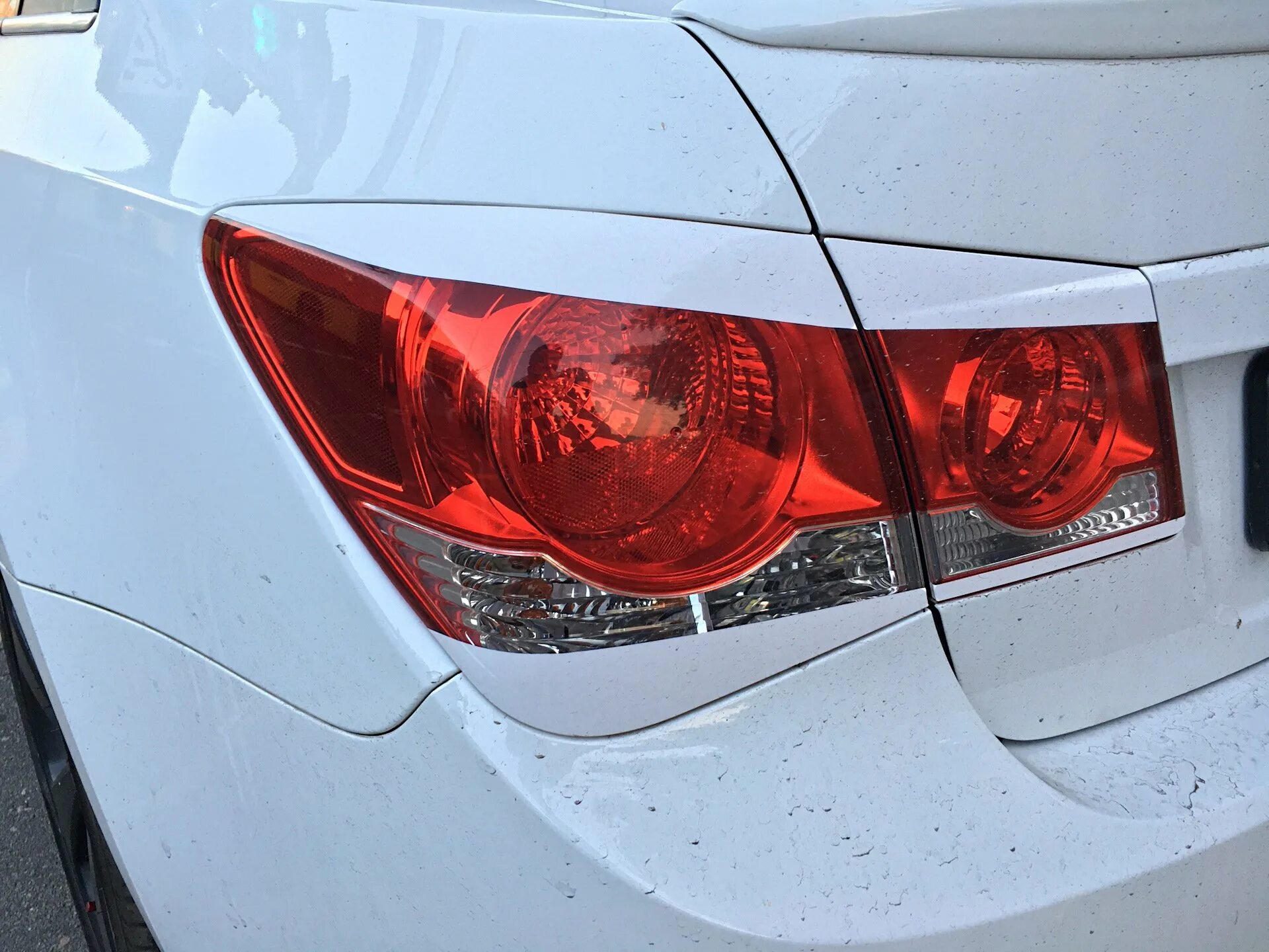 Chevrolet cruze задние фонари. Задние фары chevrolet cruze 2017. Chevrolet cruze задняя оптика. Фонарь chevrolet cruze. Задний правый фонарь шевроле круз универсал 95135585.