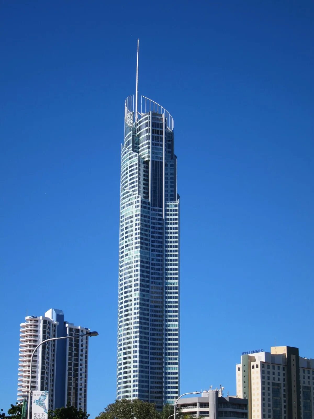 Небоскреб q1 Tower (Queensland number one. Австралия небоскрёб q-1. Небоскрёб «q1 Tower» в Голд-Кост. Паркер Моррис небоскреб. Building 1v1