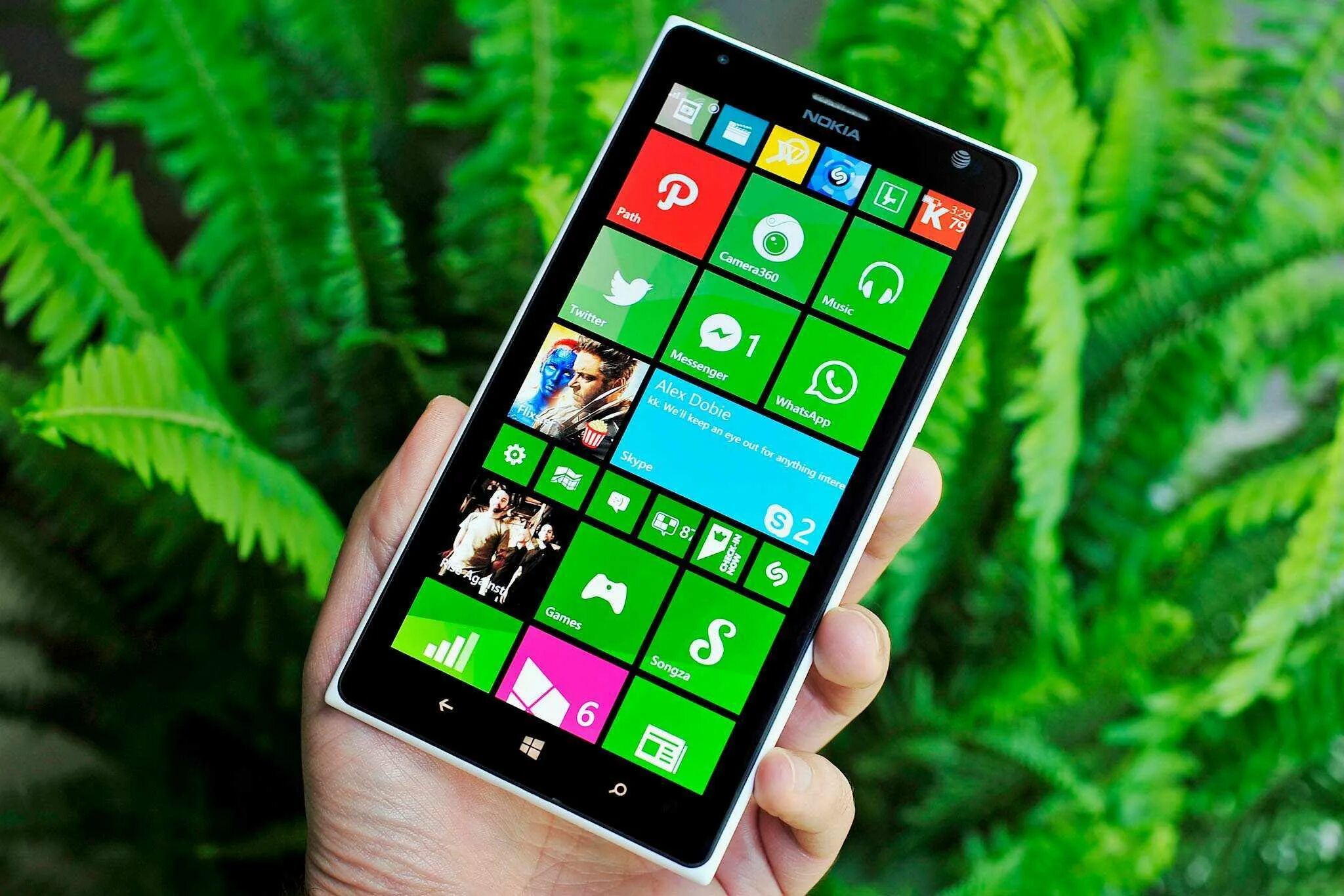 Телефон windows 8. Nokia Lumia 1520. Нокия люмия с 8 виндовс. Nokia Lumia 735. Nokia люмия 1520.