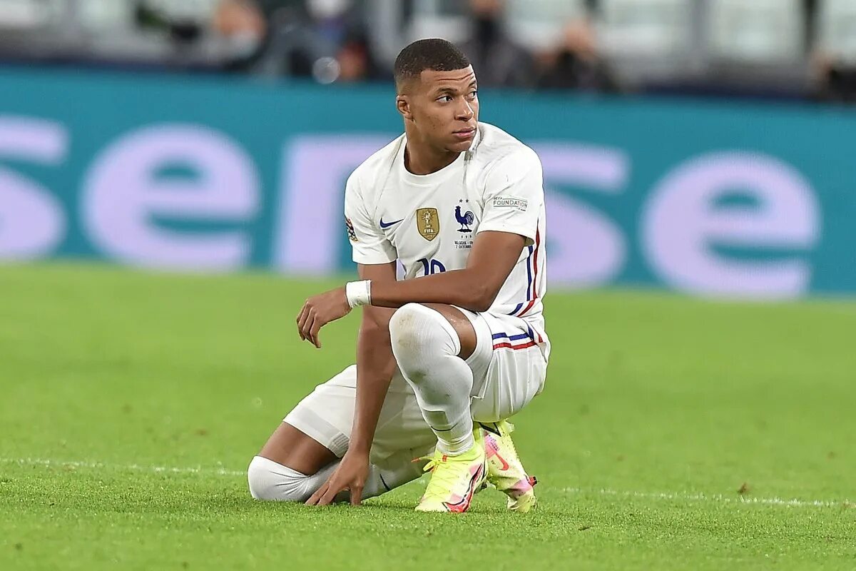 Мбаппе быстрый. Mbappe. мбаппе в 2012. мбаппе 2016. мбаппе в 2013.