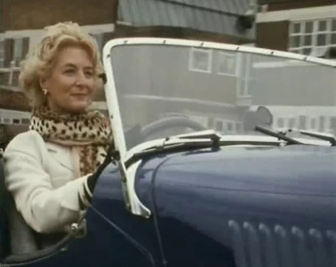 Мисс марпл бертрам. Мисс марпл отель бертрам. Мисс марпл 1987. Мисс марпл отель бертрам. Кэролайн блэкистон актриса.