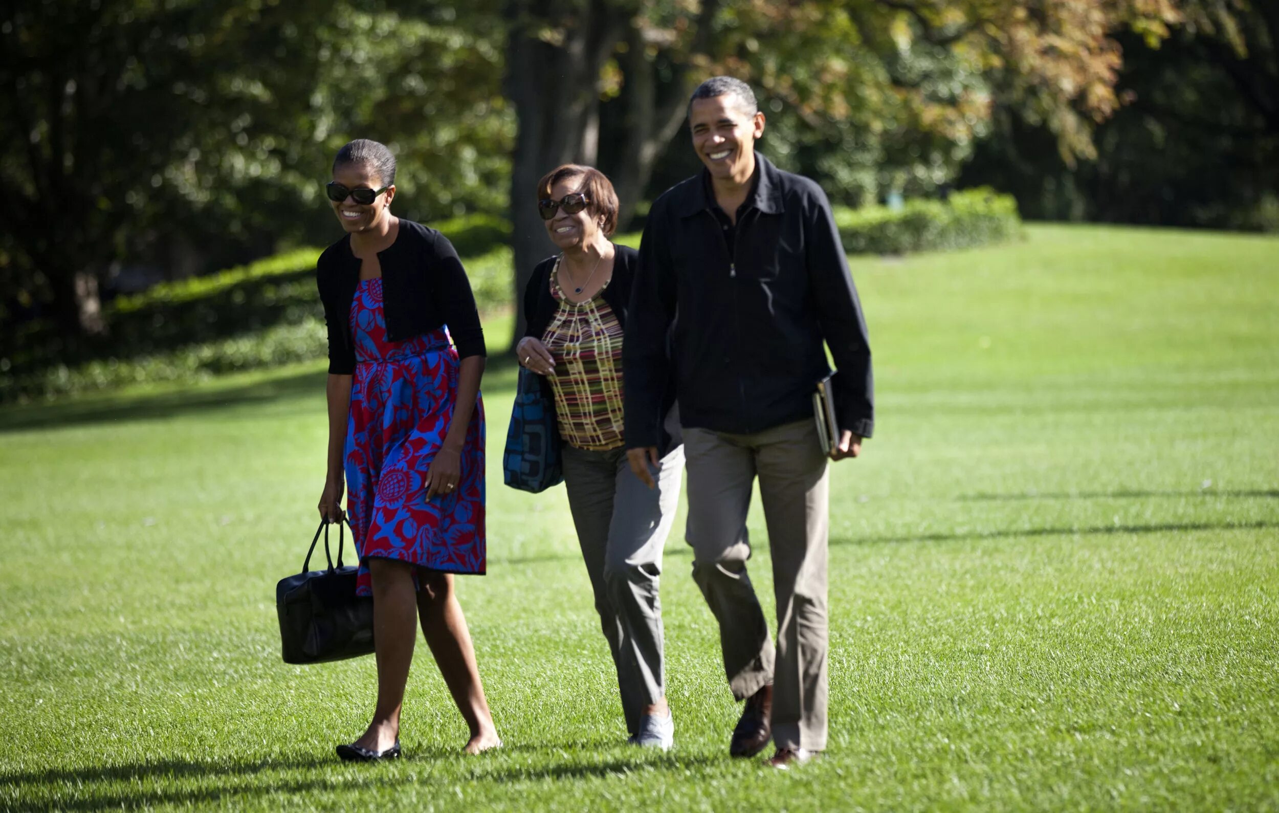 Мэриан Шилдс Робинсон. Мэриан Шилдс Робинсон фото. The first Lady Flipped Bob. Marian shields robinson