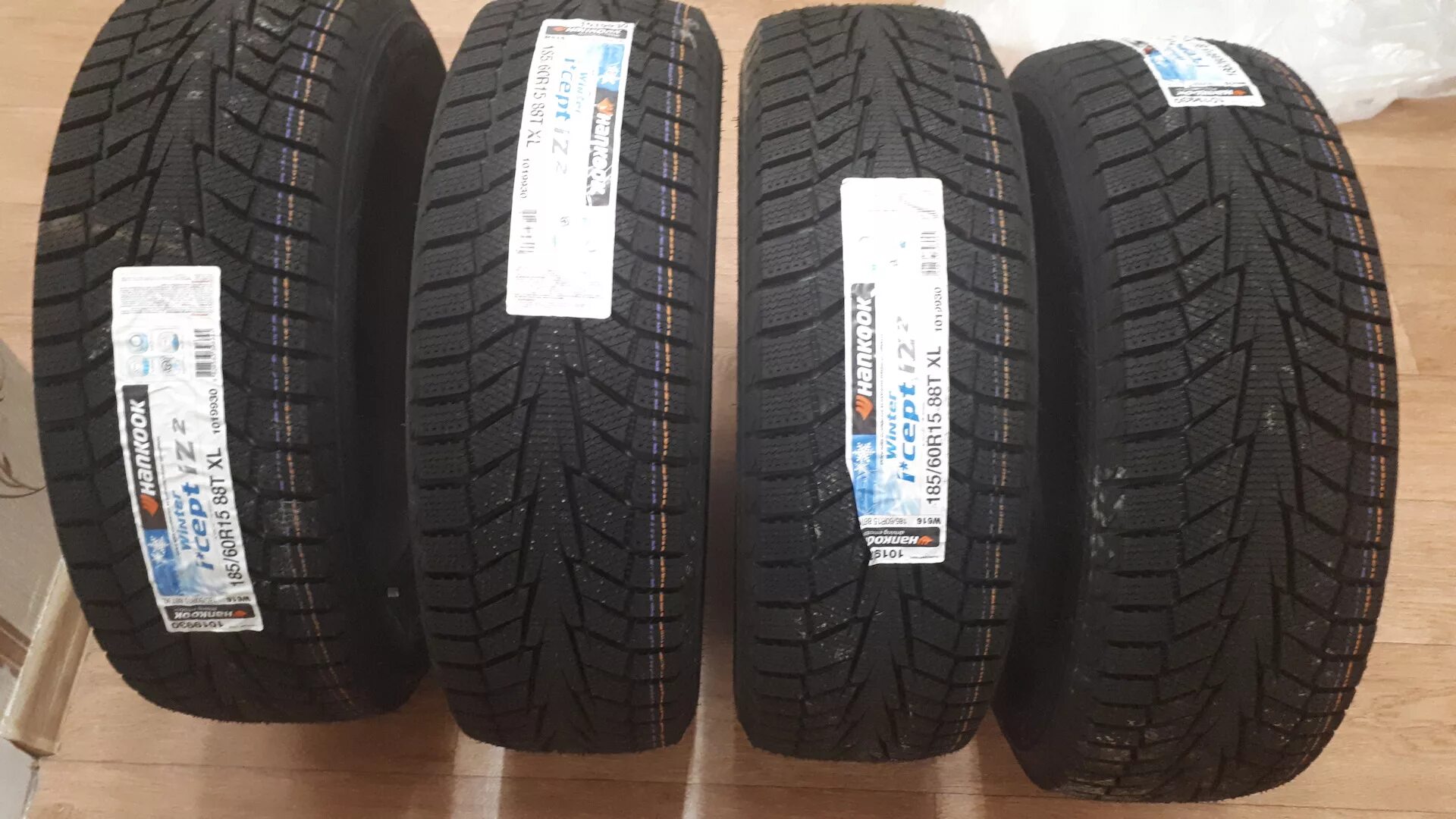 Шины р 15 185 60. Hankook Winter i cept iz2 w616. Ханкук 616 липучка. Winter i*cept iz w616 Hankook. Hankook Tire Winter i*cept iz 2 w616 185/60 r14 86t.