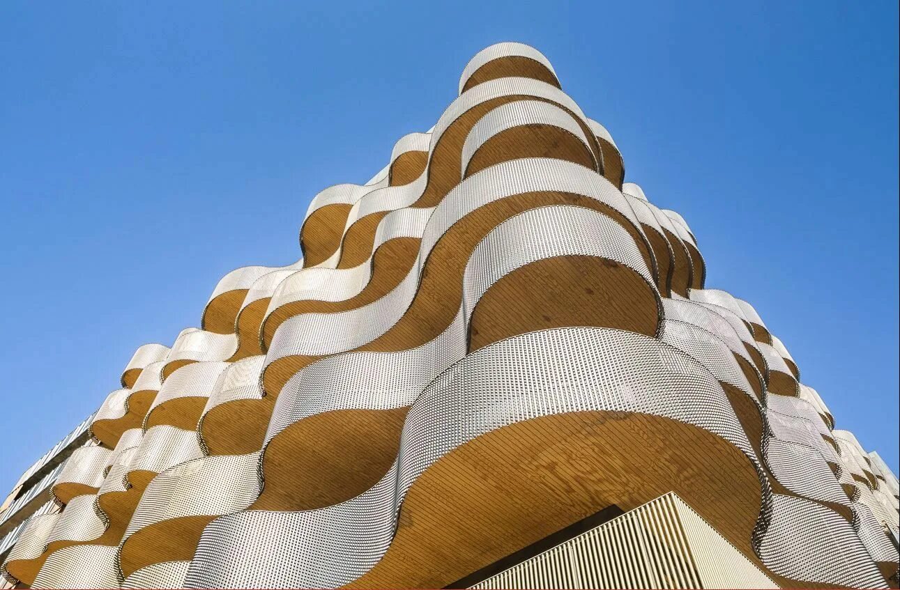 Жк во франции. Фасадные перфорированные панели криволинейные. Франция жилые районы. Housing operation. Перфорированный металл в интерьере.