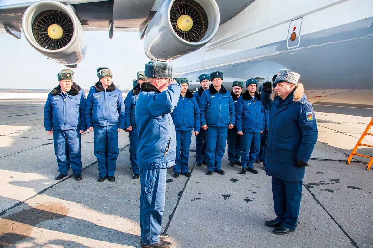 Военно технический состав. Военный летчик ил-76. ВТА ил-76 Таганрог. Ил 76 Иваново экипаж. ВТА ВКС.