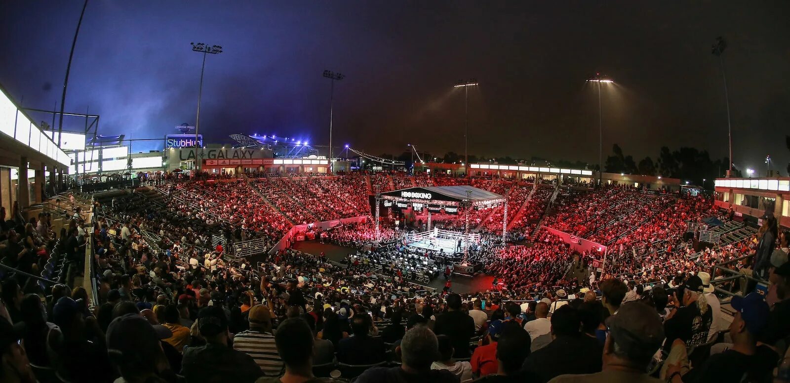 Boxing stadium. Дигнити Хелс Спортс парк. Бокс стадион. Боксерский стадион Бангла. Thunderdome Stadium Бангкок.