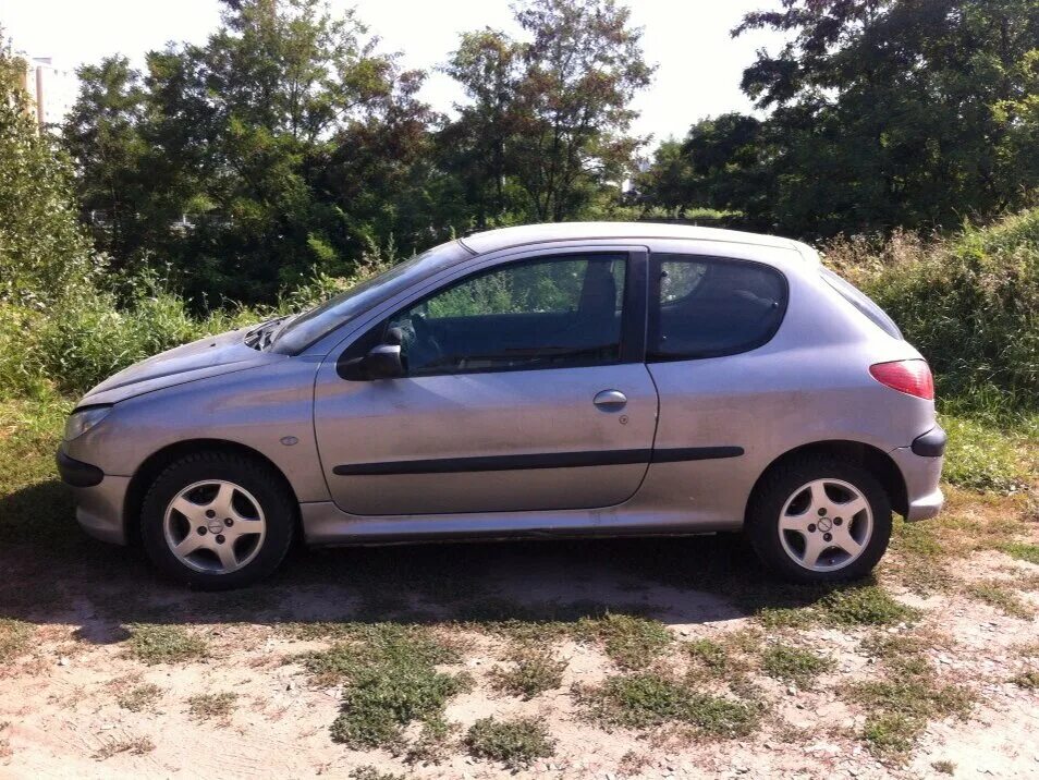 Пежо 2004 купить. Peugeot 206 2003. Пежо 206 трехдверка. Пежо 206 хэтчбек 2004. Peugeot 206 CW Gold 2003.