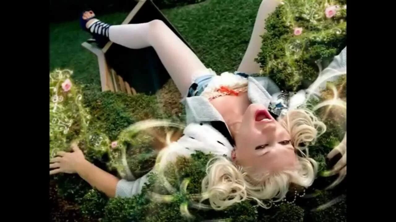Песня what you waiting for. Гвен стефани what you waiting for. гвен стефани съемки алисы в стране. gwen stefani what you waiting for клип. gwen stefani - what you waiting for картинки.
