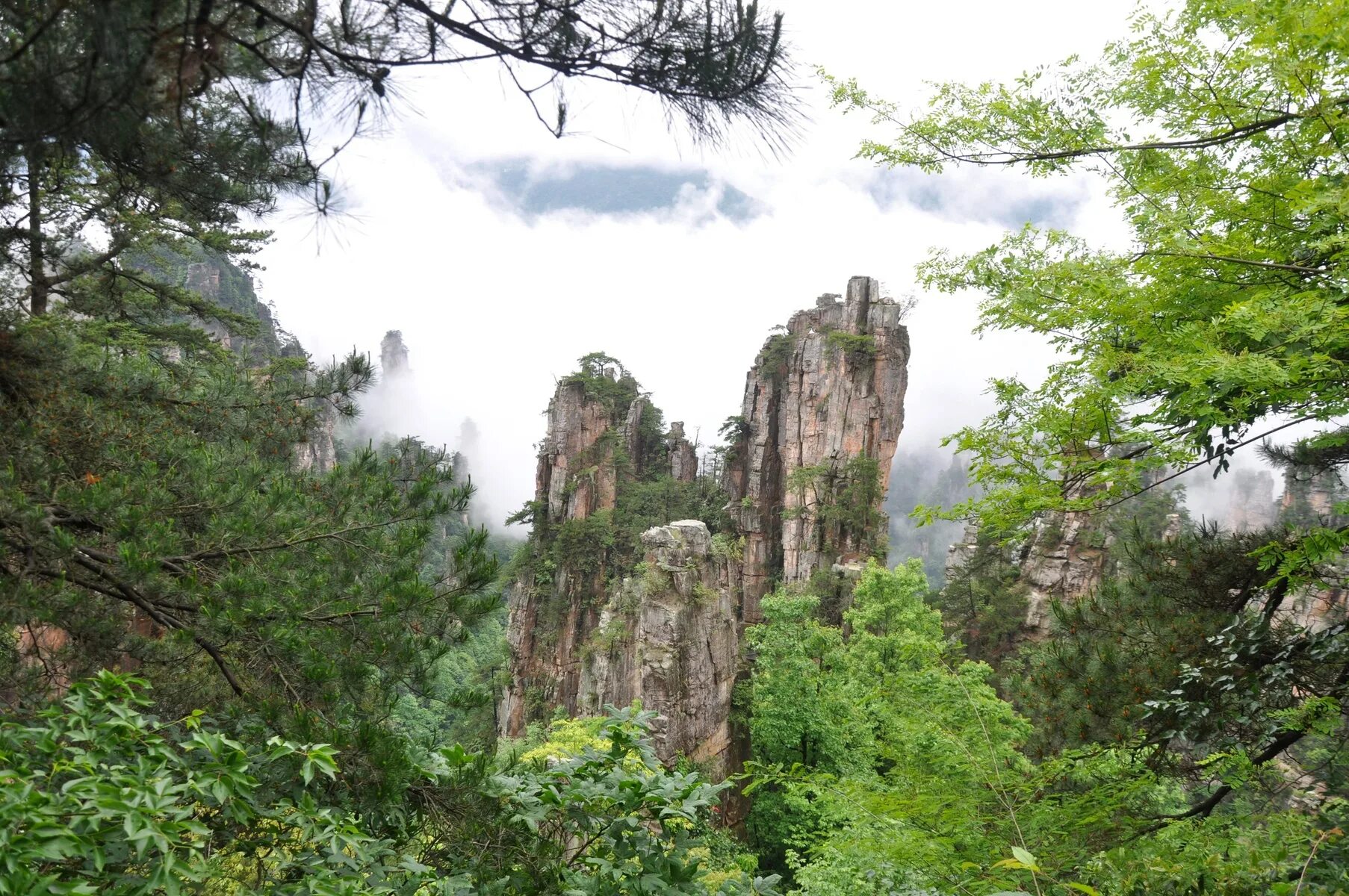 Национальный парк чжанцзяцзе флора. Flying mountains. Летающая гора. Парящие горы башкирия. Горы для фотошопа с птичьего полета.