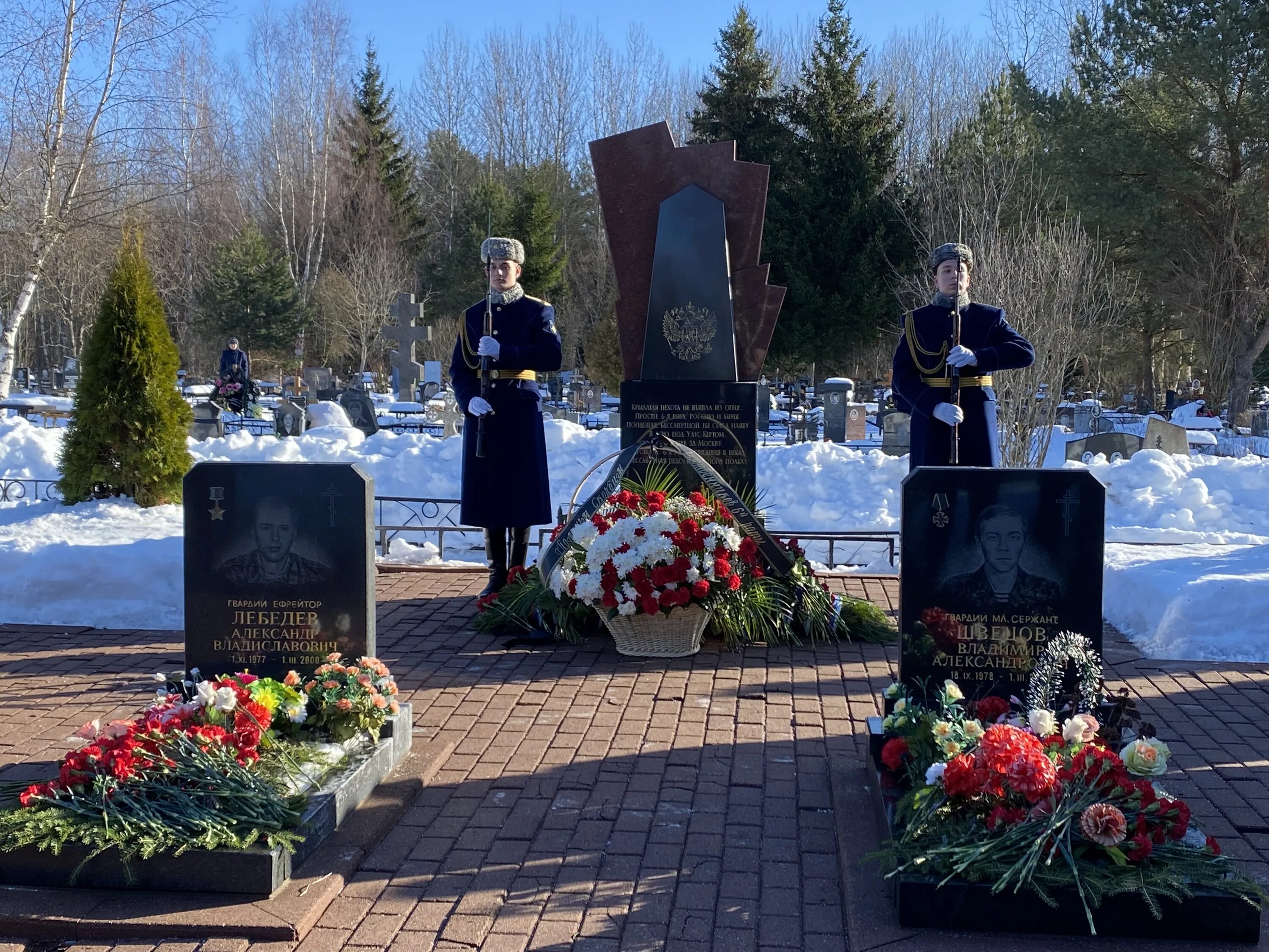 Гибель псковской роты. Псковские десантники 6 рота. 6 Рота Псков. Псковские десантники 6 рота могилы. Псковские десантники у высоты 776.