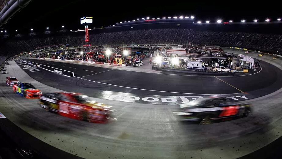 Бристоль трасса наскар. NASCAR стадион. NASCAR Bristol Motor Speedway. NASCAR. Лос-Анджелес. Круг наскар