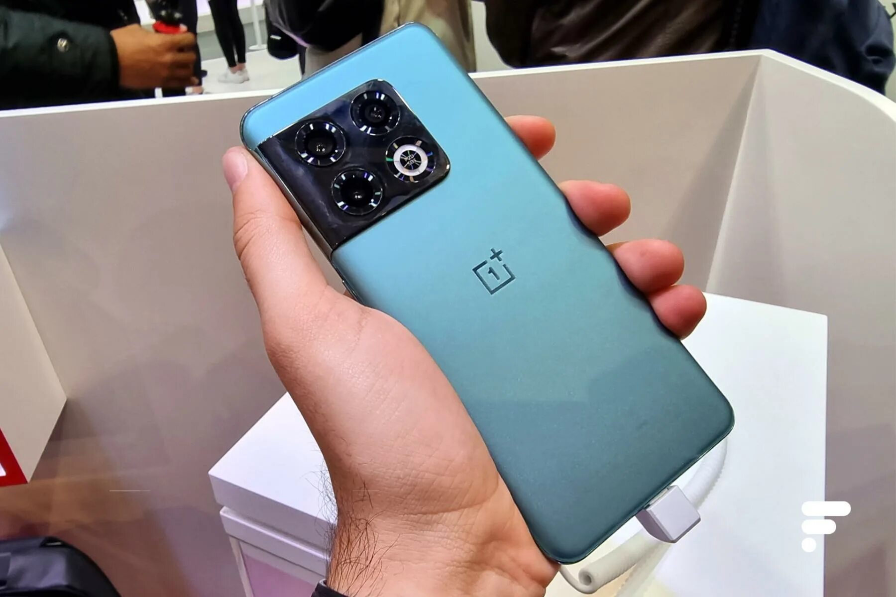 Android 14 oneplus. Oneplus 10 ultra.